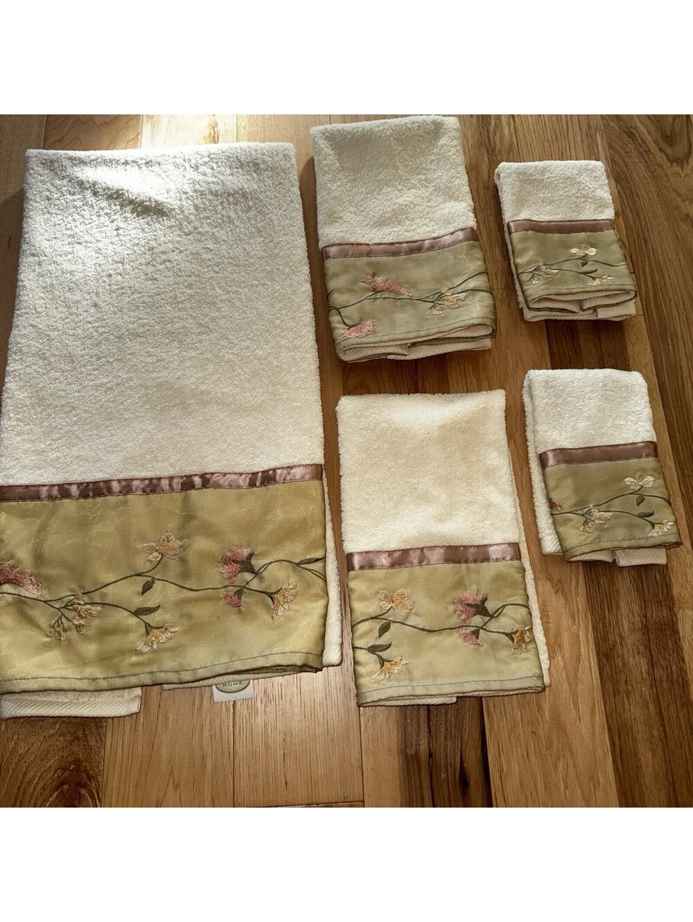 NOS Whole Home Bath Towel Set Floral Embroidered 5-piece Ivory Green Cotton